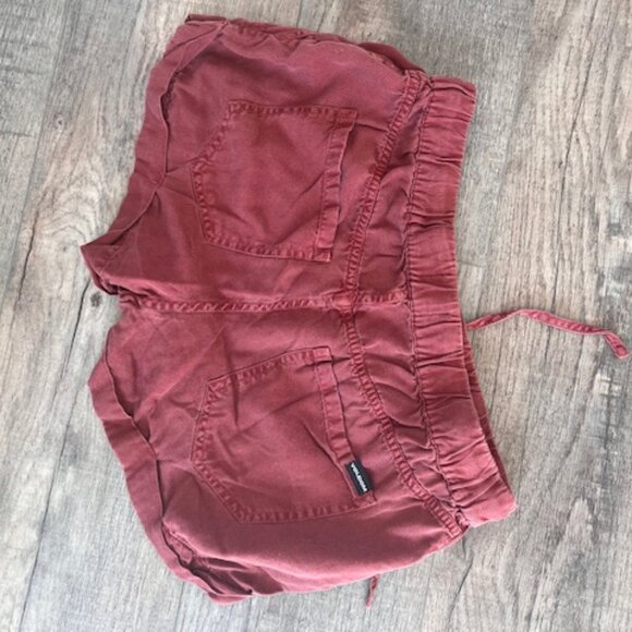 Volcom Drawstring Shorts – Rust Red – Size Small (S) - Picture 2 of 3